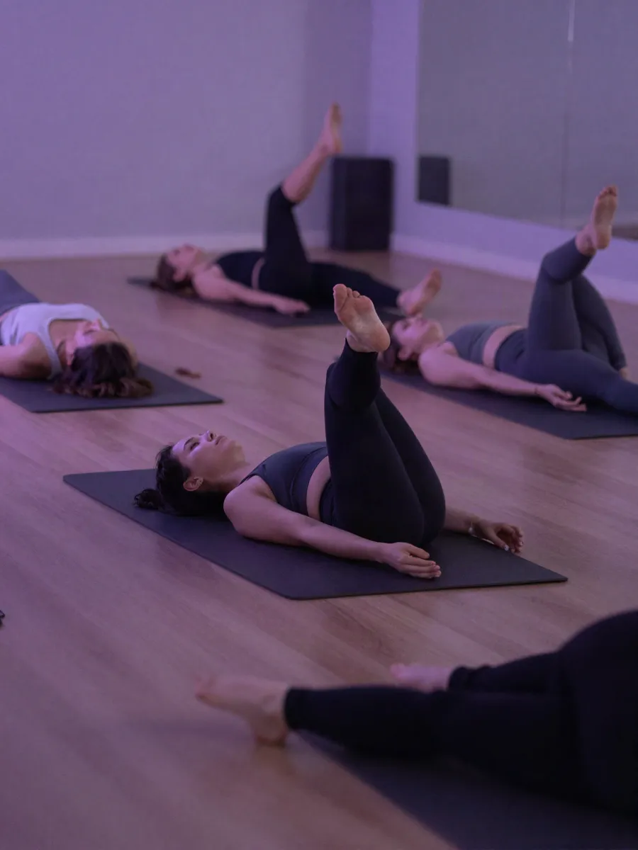 Pilates mat y stretching en Old School, gimnasio en Parque Chacabuco